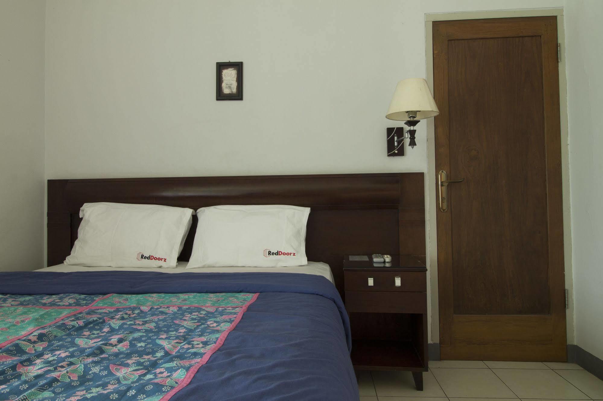 Reddoorz @ Setrasari Hotell Bandung Eksteriør bilde